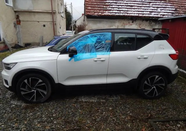 VOLVO XC 40 T4 AWD R-Design