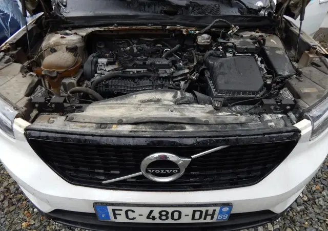 VOLVO XC 40 T4 AWD R-Design