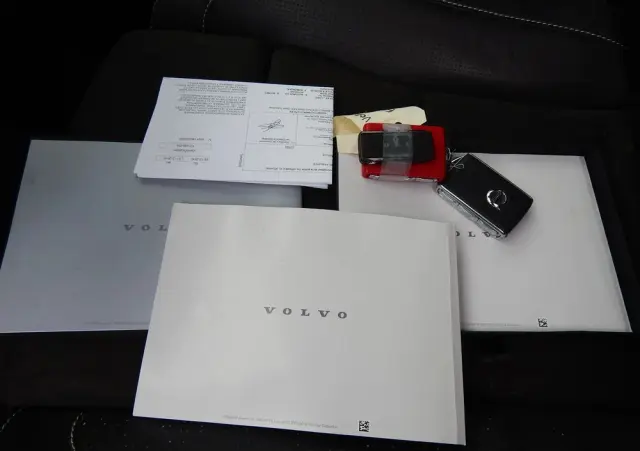 VOLVO XC 40 T4 AWD R-Design