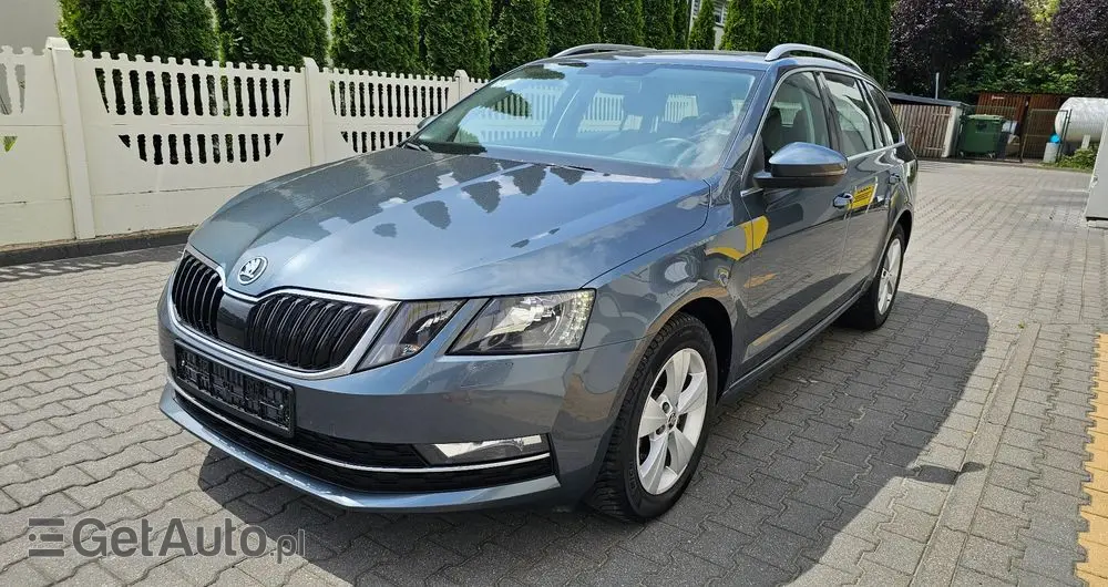 SKODA Octavia 1.6 TDI Ambition DSG