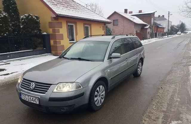 VOLKSWAGEN Passat 