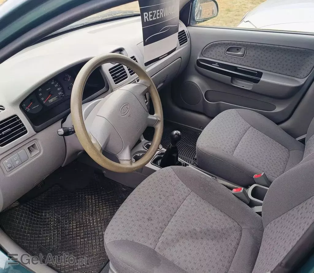 KIA Rio 1.3 i (82 KM)