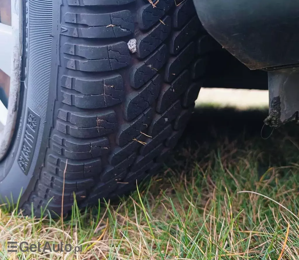 KIA Rio 1.3 i (82 KM)