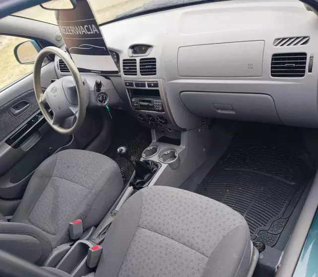 KIA Rio 1.3 i (82 KM)