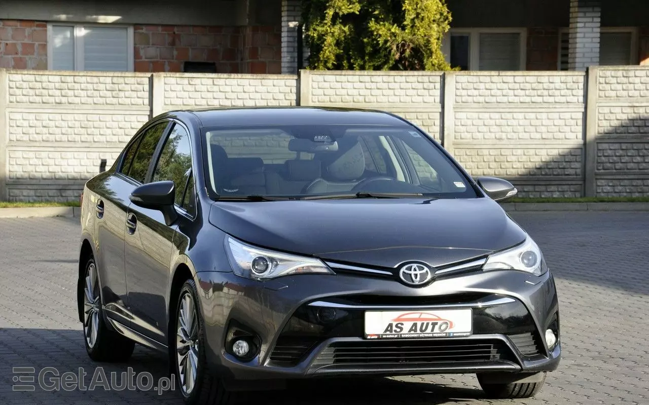 TOYOTA Avensis 1.8 Premium