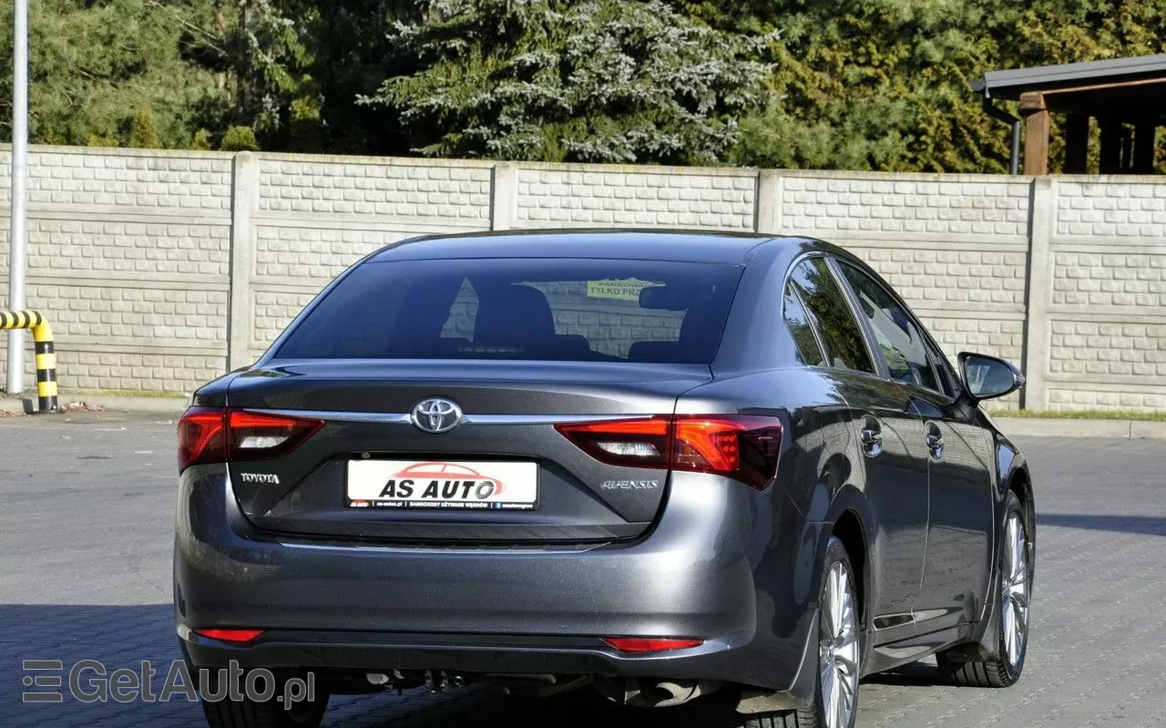 TOYOTA Avensis 1.8 Premium