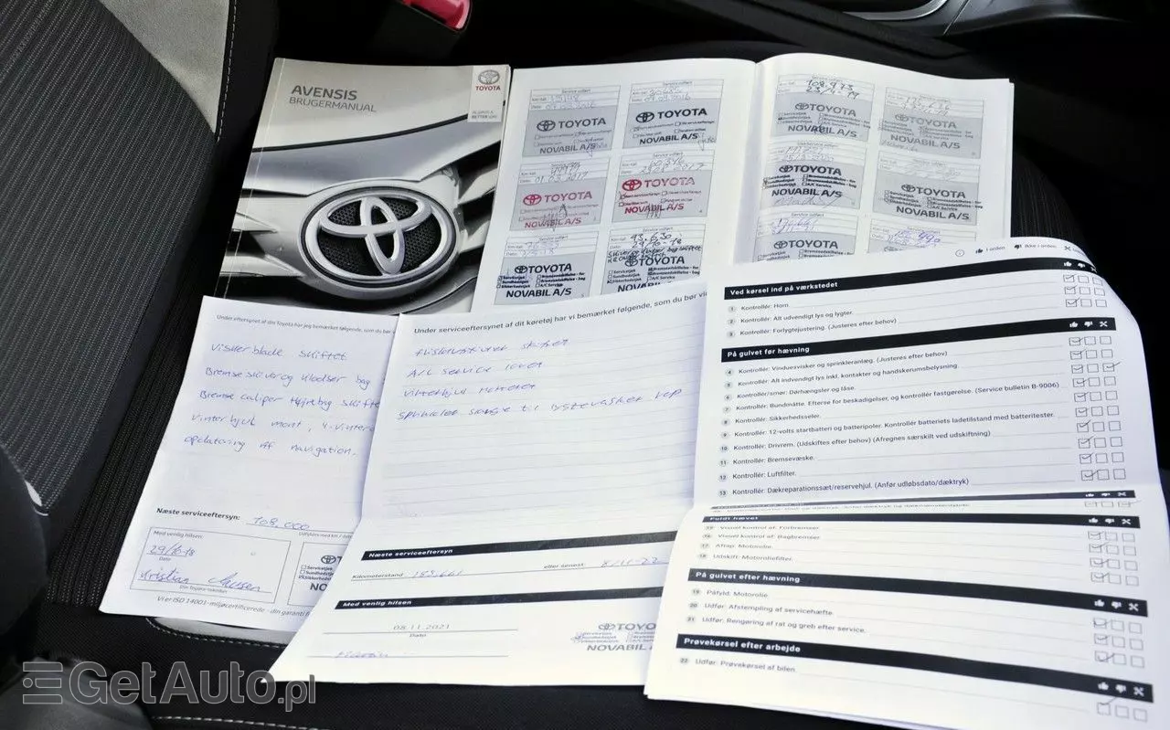 TOYOTA Avensis 1.8 Premium