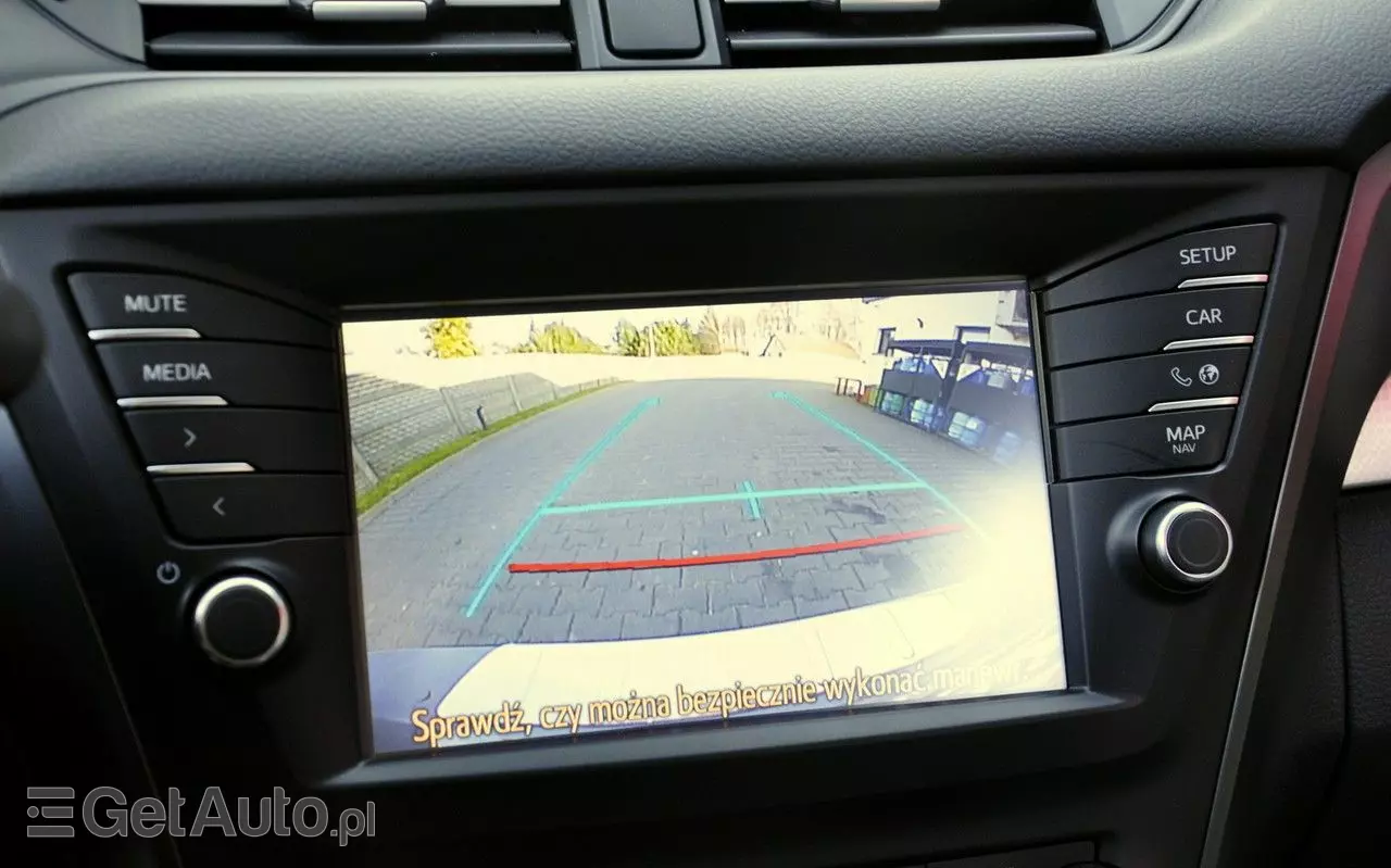 TOYOTA Avensis 1.8 Premium