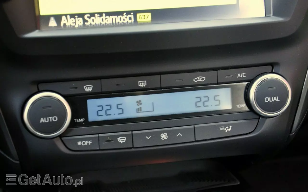 TOYOTA Avensis 1.8 Premium