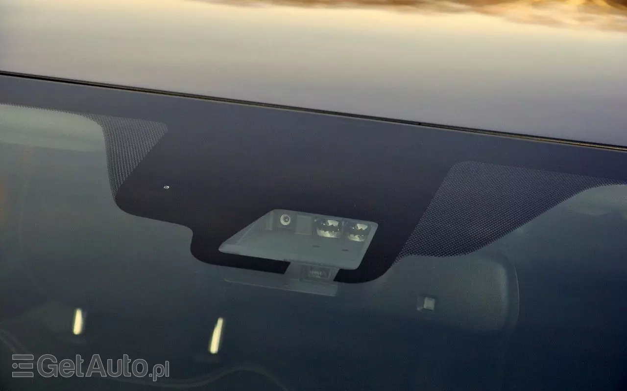 TOYOTA Avensis 1.8 Premium