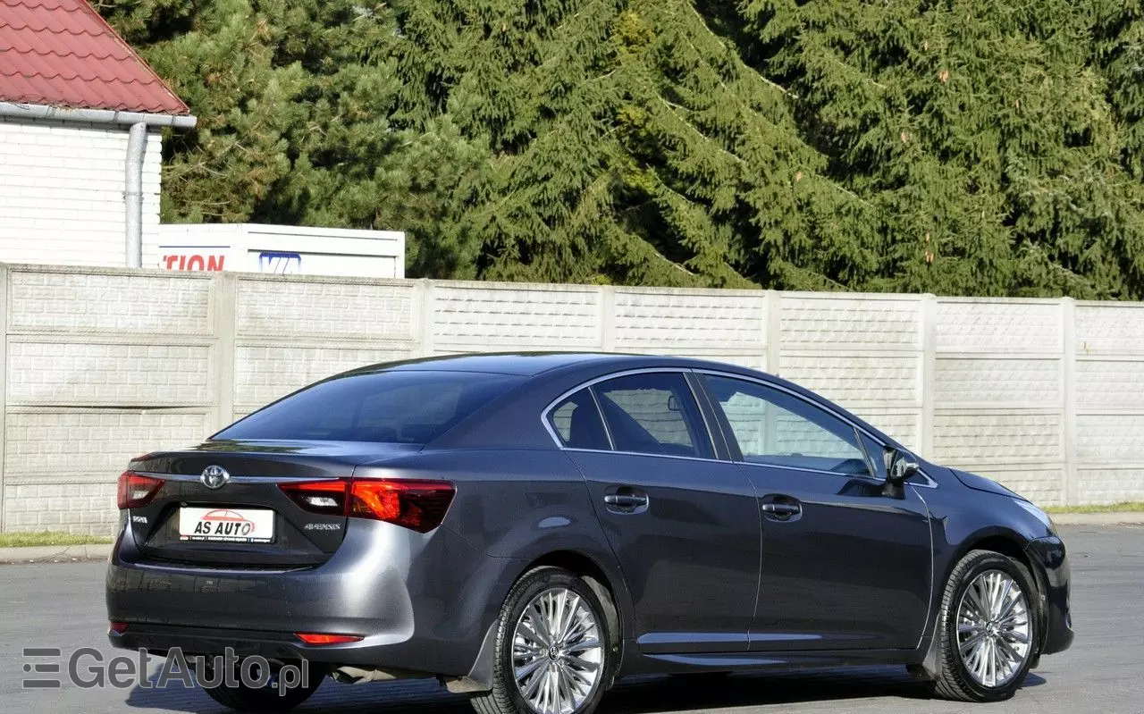 TOYOTA Avensis 1.8 Premium