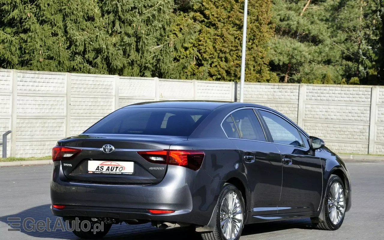 TOYOTA Avensis 1.8 Premium