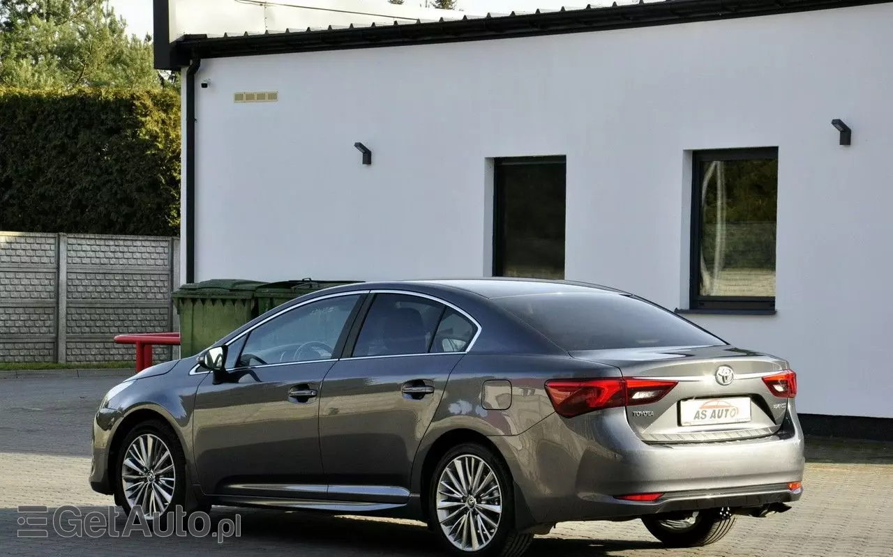 TOYOTA Avensis 1.8 Premium