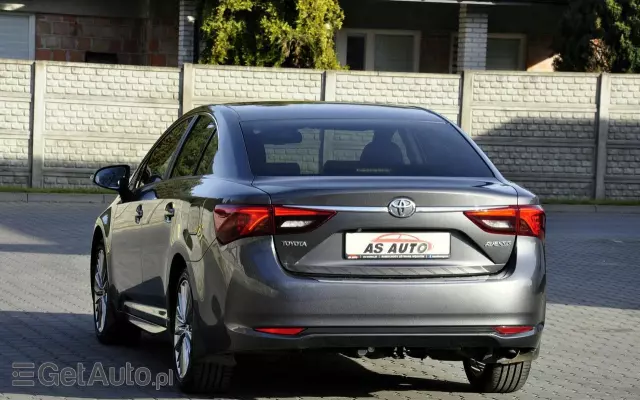 TOYOTA Avensis 1.8 Premium