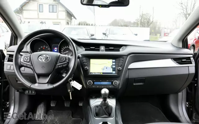 TOYOTA Avensis 1.8 Premium