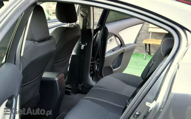 TOYOTA Avensis 1.8 Premium