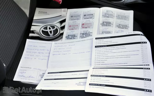 TOYOTA Avensis 1.8 Premium