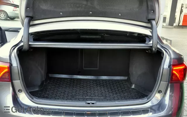 TOYOTA Avensis 1.8 Premium