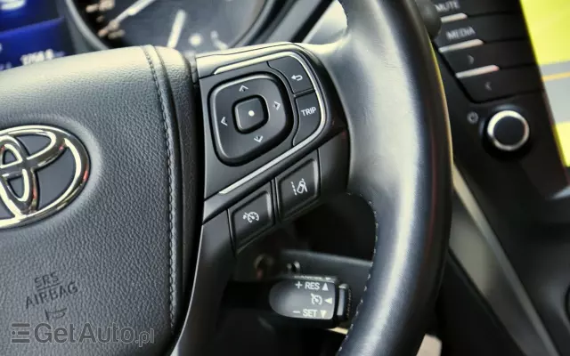 TOYOTA Avensis 1.8 Premium