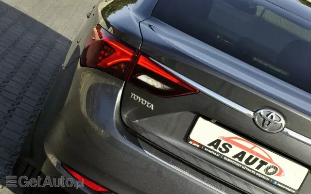 TOYOTA Avensis 1.8 Premium