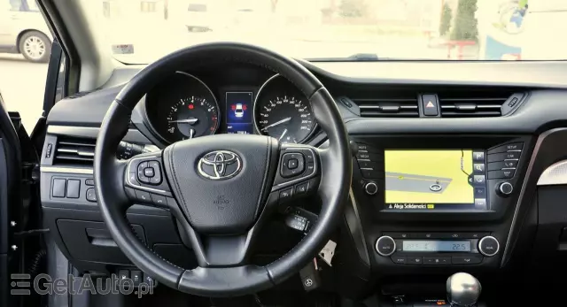 TOYOTA Avensis 1.8 Premium