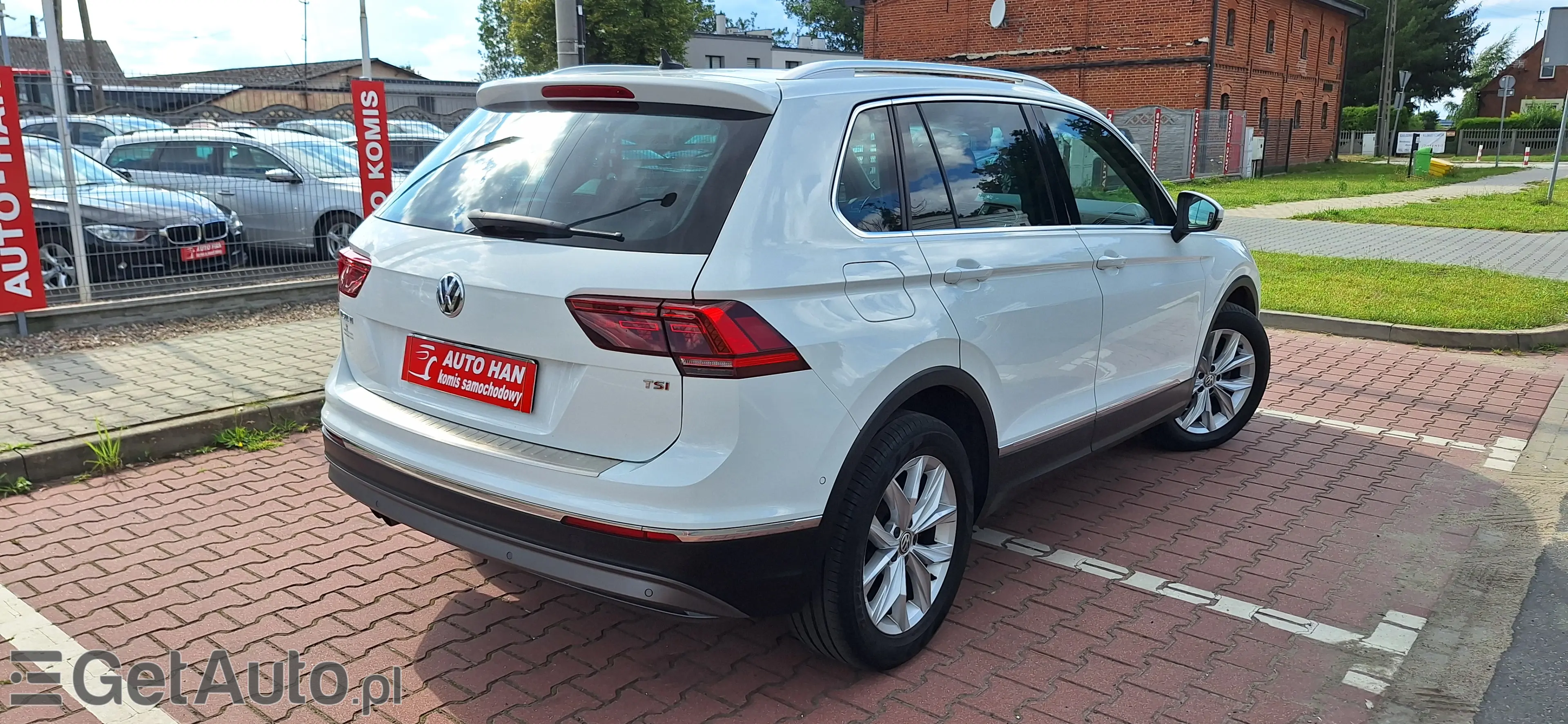 VOLKSWAGEN Tiguan 