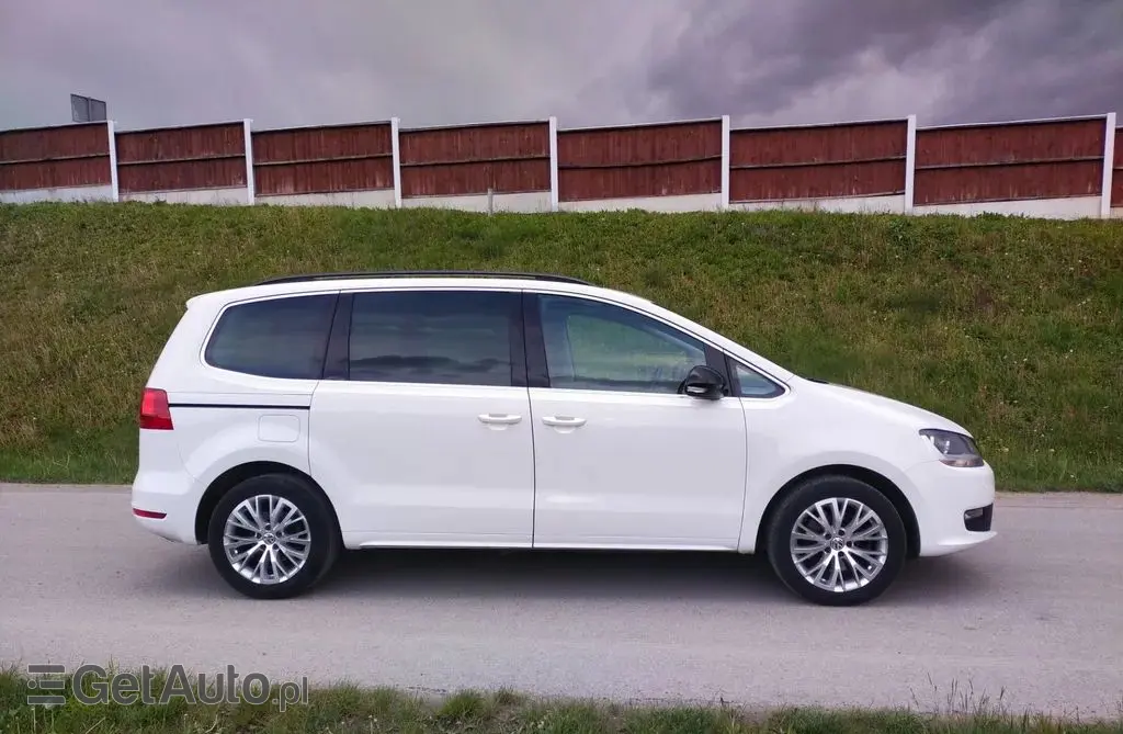 VOLKSWAGEN Sharan 