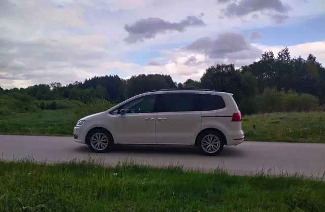 VOLKSWAGEN Sharan 