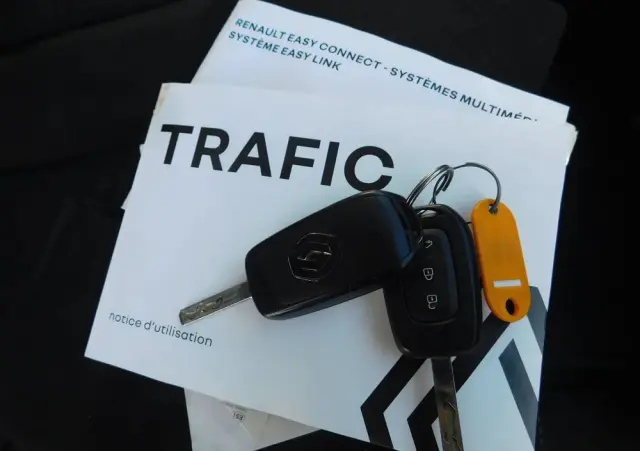RENAULT TRAFIC 