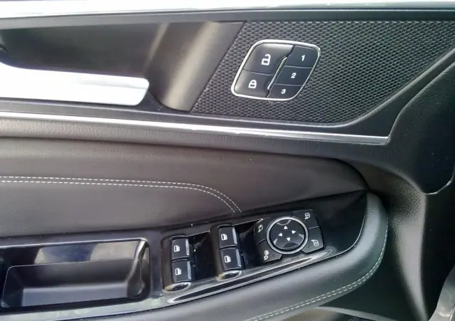 FORD S-Max 2.0 EcoBlue Titanium