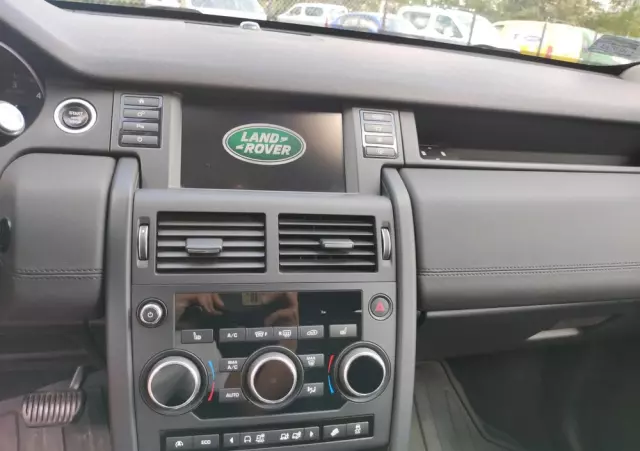 LAND ROVER Discovery Sport 2.0 TD4 HSE