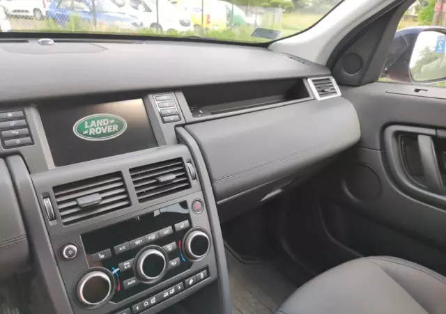 LAND ROVER Discovery Sport 2.0 TD4 HSE