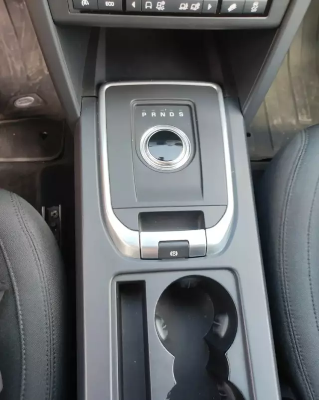 LAND ROVER Discovery Sport 2.0 TD4 HSE