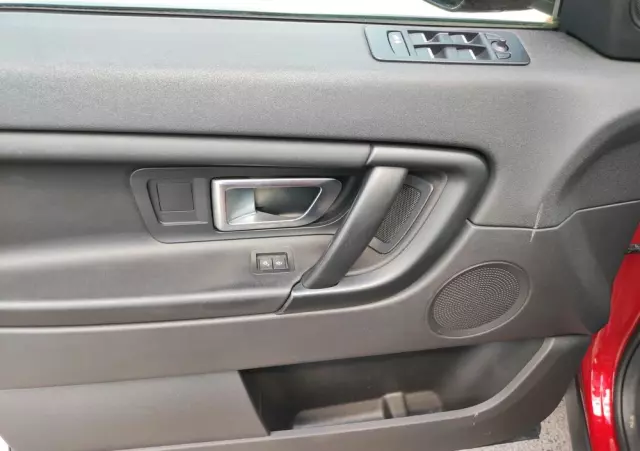 LAND ROVER Discovery Sport 2.0 TD4 HSE