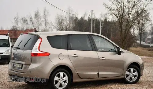 RENAULT Grand Scenic 