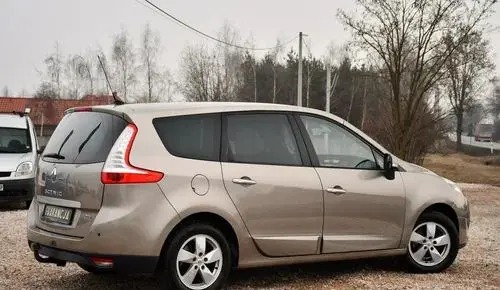 RENAULT Grand Scenic 