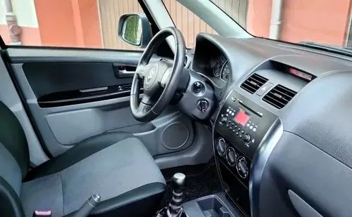SUZUKI SX4 