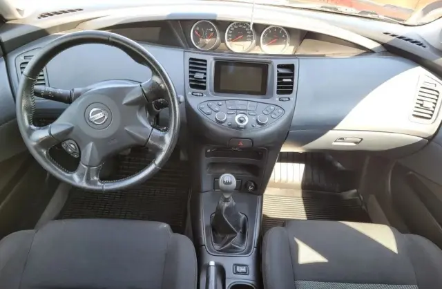 NISSAN Primera 