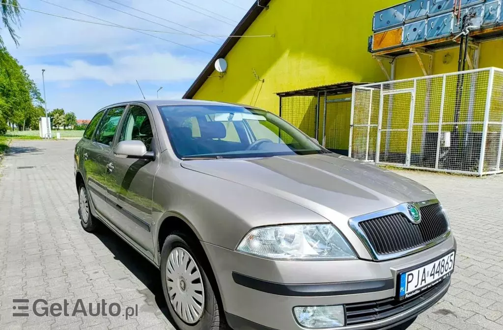 SKODA Octavia 
