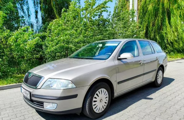 SKODA Octavia 