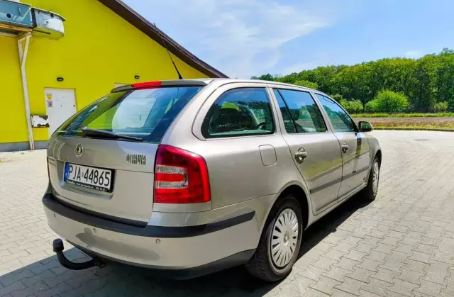 SKODA Octavia 