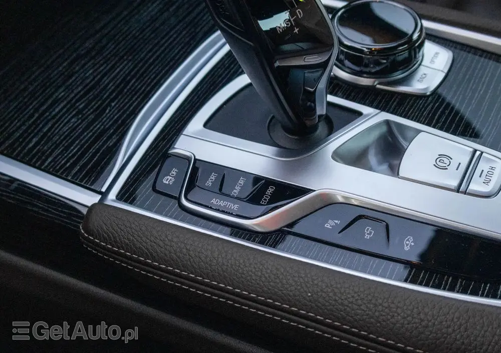 BMW Seria 7 730d xDrive mHEV sport