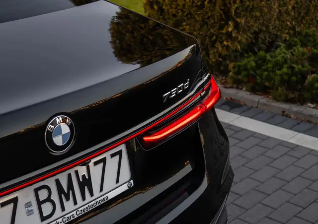 BMW Seria 7 730d xDrive mHEV sport