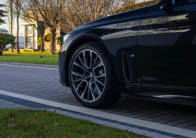 BMW Seria 7 730d xDrive mHEV sport