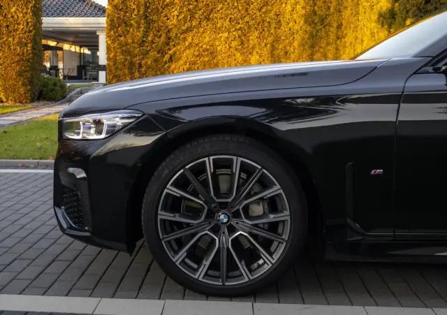 BMW Seria 7 730d xDrive mHEV sport