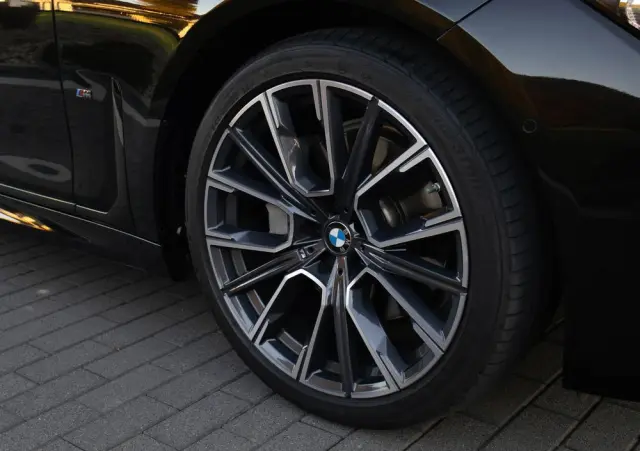 BMW Seria 7 730d xDrive mHEV sport