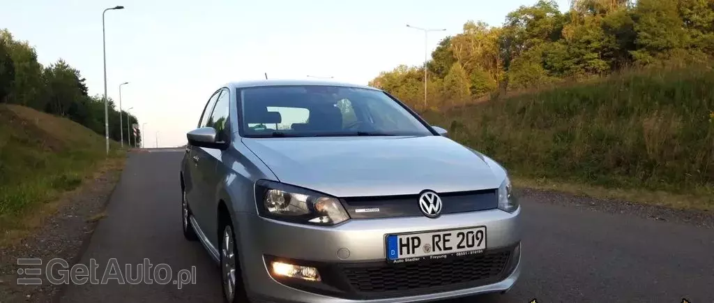 VOLKSWAGEN Polo 