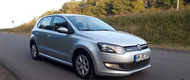 VOLKSWAGEN Polo 