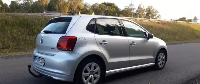 VOLKSWAGEN Polo 