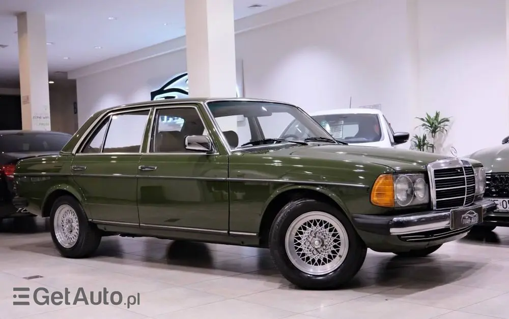 MERCEDES-BENZ W123 